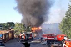 Крупный пожар произошел в банном комплексе на Гребном канале 