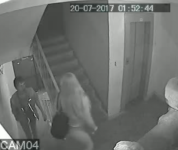 Опубликовано видео попытки изнасилования в подъезде дома в Нижнем 
