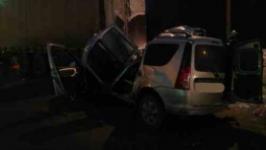 Двое погибли при столкновении фуры и такси в Володарском районе 