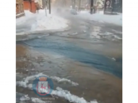 Потоп произошел в центре Нижнего Новгорода из-за прорыва трубы 