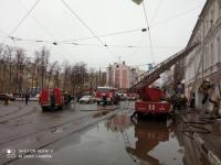 12 человек эвакуированы и пятеро спасены при пожаре на улице Пискунова  