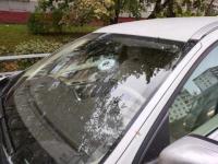 Автомобиль на Автозаводе попал под овощную «атаку» 