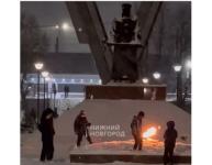 Школьники пытались потушить Вечный огонь в Нижнем Новгороде 