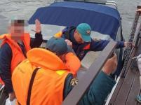 Шесть человек спасли из мобильной бани на Оке в Нижегородской области 