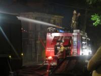 Многоквартирный дом загорелся на улице Бекетова 