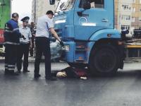 Грузовик задавил человека на улице Родионова днем 25 августа  