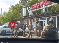 Бойцы СОБРа нагрянули в узбекское кафе в Нижнем Новгороде 