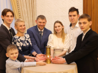 Многодетные родители привезли в Нижний Новгород частицу «Сердца России» 