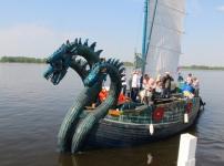 Ладья «Змей Горыныч» спасла севшую на мель яхту в Нижнем Новгороде 
