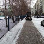 Почти 1200 человек очищают Автозаводский район от снега  