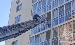 Пожарные спасли оставленного на балконе 4-летнего мальчика в Анкудиновке 