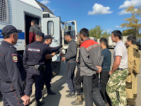 Сотрудники полиции и ФСБ задержали 80 мигрантов на рейде в Дзержинске 