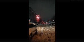 Нижегородцы запустили новогодний фейерверк в окна жилого дома 
 