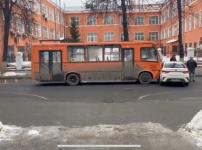 Девушка пострадала в ДТП с автобусом Т-45 в центре Нижнего Новгорода 