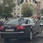 Водитель припарковавший на тротуаре автомобиль нижегородского правительства, будет оштрафован 