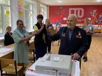 102-летний ветеран ВОВ пришел на избирательный участок в Нижнем Новгороде 