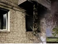 20 человек эвакуировали из-за странного пожара в жилом доме в Заволжье 
