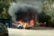 Опубликовано видео горевшего автомобиля на Ильинской в Нижнем Новгороде 