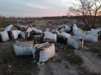 Свалку из 200 тюков овечьей шерсти устроили в Дзержинске 