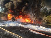 Опубликованы фото горящего бензовоза в Кстовском районе 