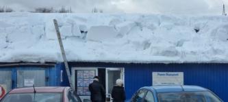 Нижегородцы опасаются схода «лавины» на рынке в Советском районе 
 