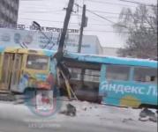 Трамвай сошел с рельсов и врезался в столб в Нижнем Новгороде 20 января 