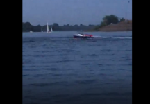 Неуправляемая моторная лодка напугала нижегородцев на Гребном канале 