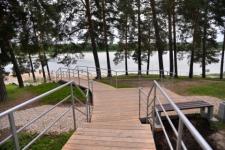 Пляж на Святом озере в Дзержинске обработали от комаров 