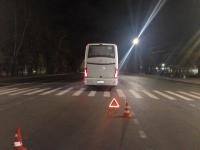 Женщина скончалась после наезда автобуса на улице Новикова-Прибоя 