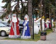 Площадь у КЗ «Юпитер» в Нижнем Новгороде украсили к Новому году в ноябре 