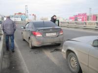 Три автомобиля столкнулись на метромосту в Нижнем Новгороде 