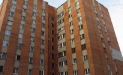Молодая женщина погибла при падении из окна многоэтажки на Бурнаковской    