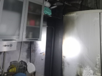 Холодильник обгорел при пожаре на улице Никонова в Нижнем Новгороде 