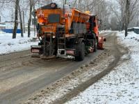 Дорожники ликвидируют последствия снегопада в Нижнем Новгороде 