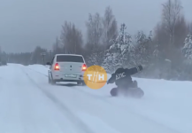 Нижегородец в форме инспектора ДПС прокатился на привязанной к машине ватрушке  