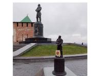 Памятник Чкалову в миниатюре появился у Нижегородского кремля 