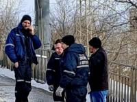 Нижегородские сотрудники МЧС предотвратили падение мужчины с моста 