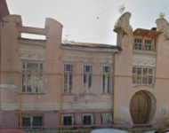 Собственник планирует отреставрировать дом с авгурами на улице Пискунова до конца 2017 года 