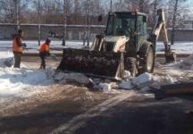 Свыше тысячи рабочих вышли на уборку снега в Автозаводском районе 