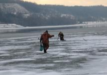 Нижегородцы продолжают выходить на тончайший лед 