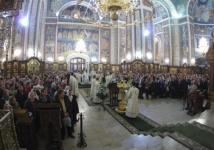 Рождественское богослужение совершил митрополит Георгий в Александро-Невском кафедральном соборе 