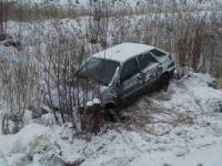 Пьяный водитель на легковушке улетел в кювет в Нижегородской области  