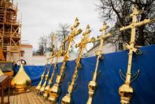 Кресты и купола Саровских врат освятил митрополит Нижегородский и Арзамасский Георгий 