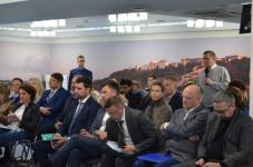 Десятки предпринимателей пришли на встречу с замгубернатора Егором Поляковым 