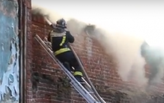 Опубликовано видео пожара на улице Ошарской в Нижнем Новгороде 