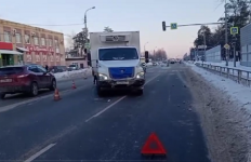 Водитель ГАЗона сбил двух пешеходов на переходе в Дзержинске 