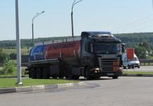 Женщина погибла при столкновении бензовоза с «УАЗом» в Краснобаковском районе 