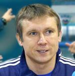 Известному нападающему, главному тренеру ФК "Волга" Андрею Талалаеву 5 октября исполнилось 42 года 