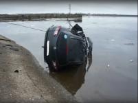 Водитель упавшего в Горьковское водохранилище авто был пьян 