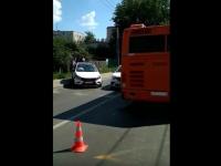 Водитель LADA пострадал в ДТП с автобусом в Нижнего Новгороде 